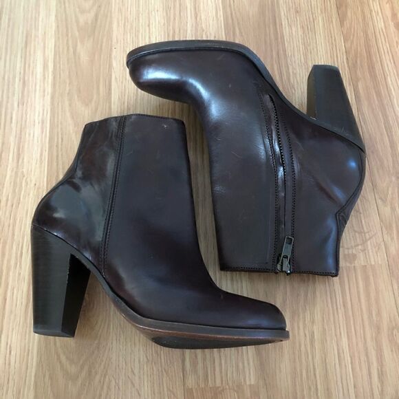 FRYE Jenny 3475388-DBN Dark Brown Leather Side-Zip Booties - Picture 10 of 13